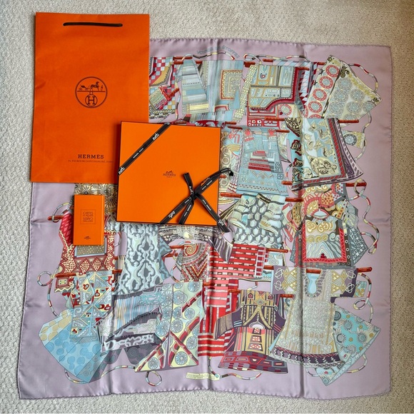 Hermès “Voyage en Étoffes” 90cm Silk Scarf Pastel Multi Rare Collector - Picture 7 of 8